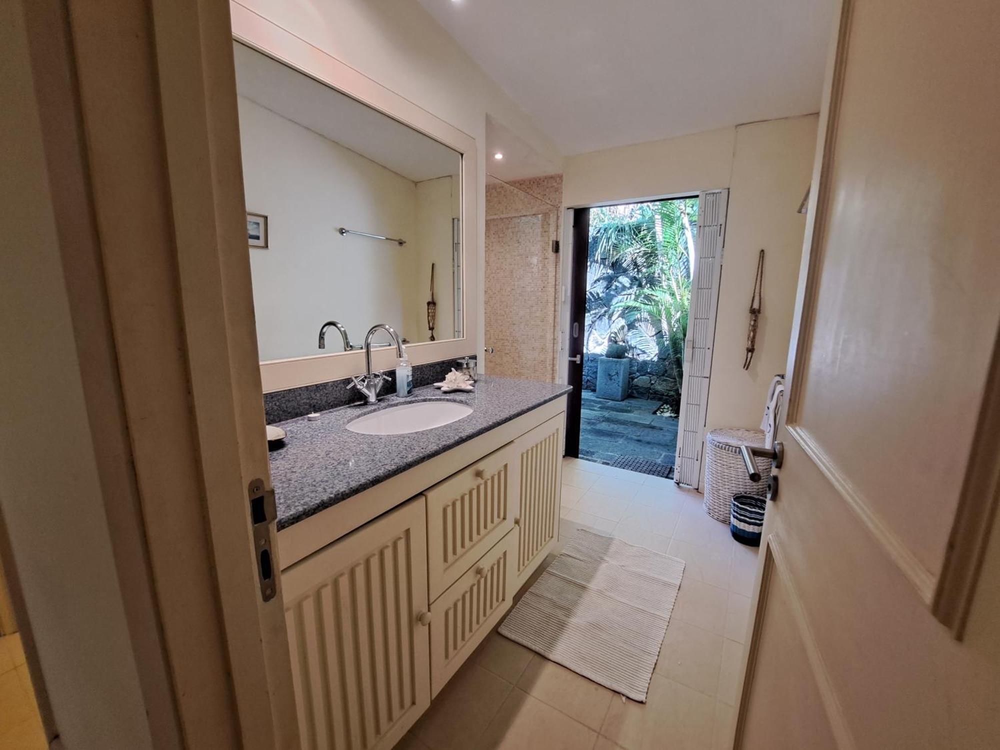 Clair De Lune - Private 2 Bedrooms Beachfront Villa Trou d'Eau Douce Exteriér fotografie